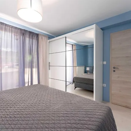 With Swimming Pool And Children's Playground, In A Quiet Area - By Traveler Tourist Agency Krk - Id 2686 *
