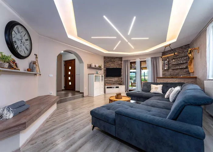 With Swimming Pool And Children's Playground, In A Quiet Area - By Traveler Tourist Agency Krk - Id 2686 Villa Kastav