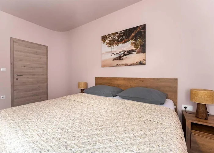 Villa With Swimming Pool And Children's Playground, In A Quiet Area - By Traveler Tourist Agency Krk - Id 2686 *