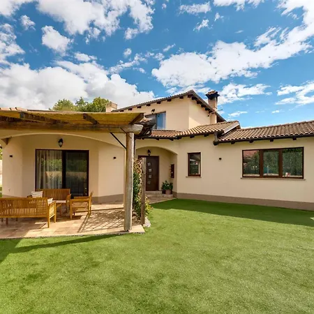 With Swimming Pool And Children's Playground, In A Quiet Area - By Traveler Tourist Agency Krk - Id 2686 Villa Kastav