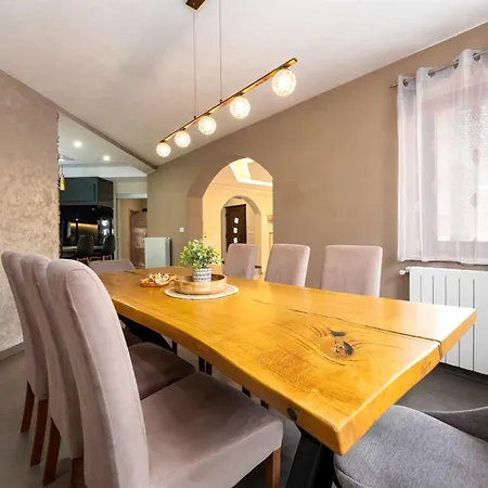 Villa With Swimming Pool And Children's Playground, In A Quiet Area - By Traveler Tourist Agency Krk - Id 2686 *