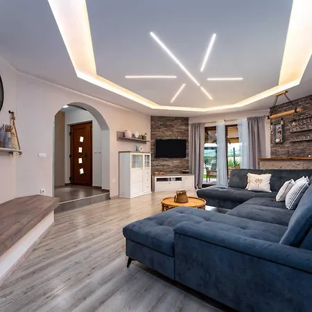 With Swimming Pool And Children's Playground, In A Quiet Area - By Traveler Tourist Agency Krk - Id 2686 Villa Kastav