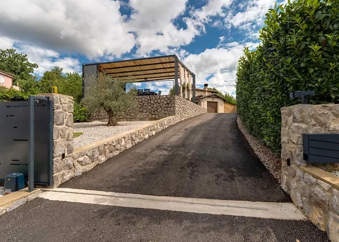 וילה With Swimming Pool And Children's Playground, In A Quiet Area - By Traveler Tourist Agency Krk - Id 2686