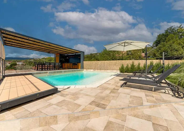 וילה With Swimming Pool And Children's Playground, In A Quiet Area - By Traveler Tourist Agency Krk - Id 2686