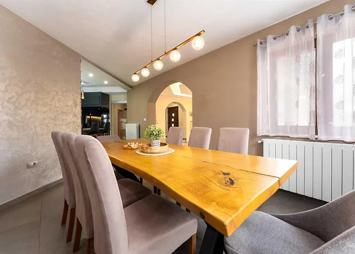 וילה With Swimming Pool And Children's Playground, In A Quiet Area - By Traveler Tourist Agency Krk - Id 2686 *