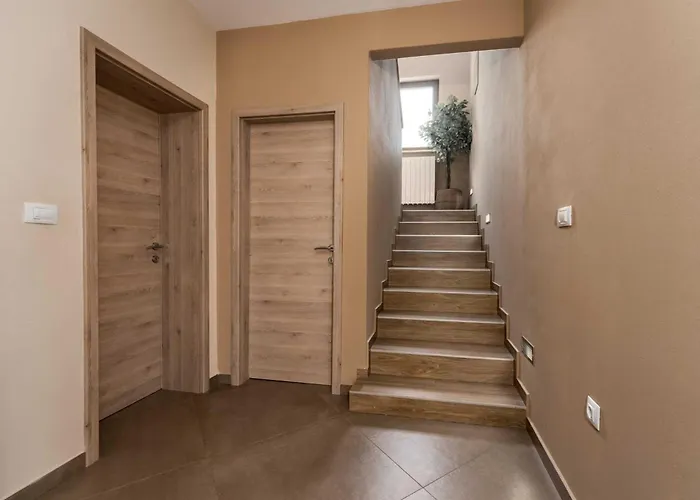 וילה With Swimming Pool And Children's Playground, In A Quiet Area - By Traveler Tourist Agency Krk - Id 2686 קסטב